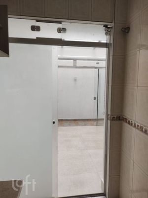 Image 34 - 926005