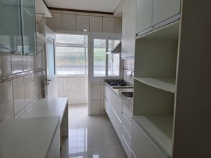 Image 3 - 926023