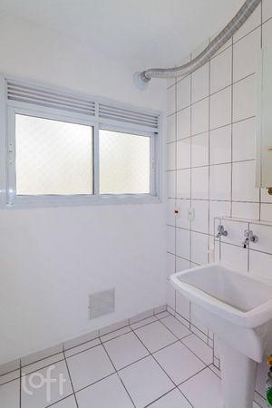 Image 5 - 926026