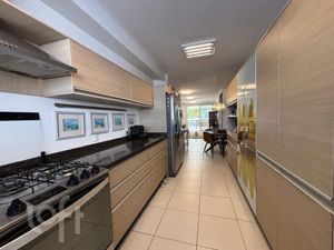 Image 8 - 926027