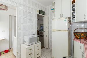 Image 19 - 926090