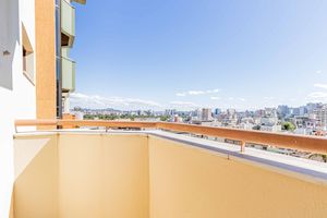 Image 17 - 926143