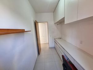 Image 19 - 926148