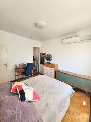 Image 6 - 926194