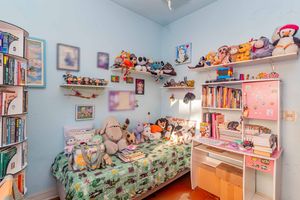 Image 19 - 926227