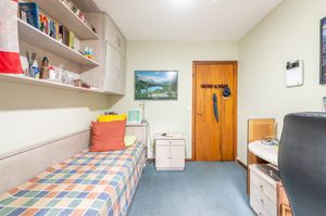 Image 19 - 926229