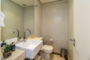 Image 4 - 926231