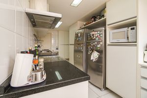 Image 35 - 926231