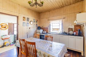 Image 16 - 926242