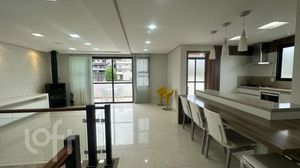 Image 17 - 926308