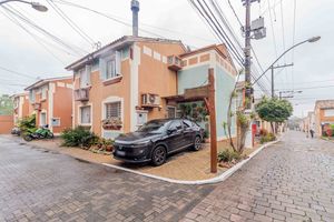 Image 35 - 926318