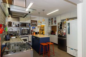 Image 4 - 926349