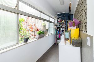 Image 11 - 926349