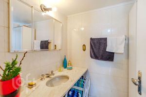 Image 30 - 926371
