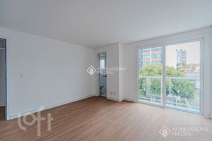 Image 10 - 926385