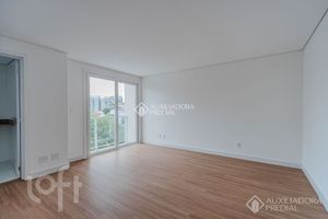 Image 11 - 926385