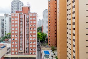Image 24 - 926402