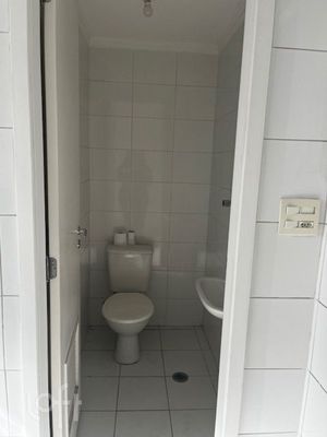 Image 19 - 926406