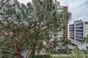 Image 12 - 926497