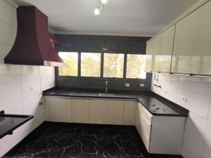 Image 19 - 926500