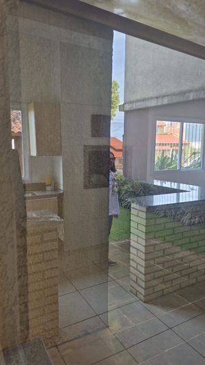 Image 12 - 926525