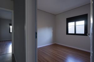 Image 35 - 926526