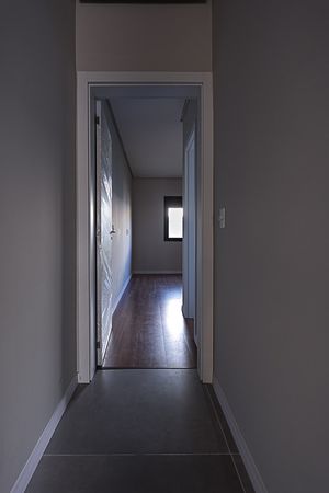 Image 19 - 926526