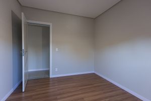 Image 32 - 926526