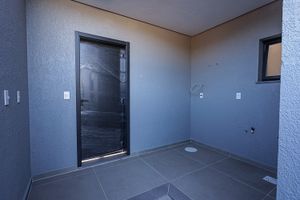 Image 15 - 926526