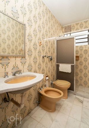 Image 16 - 926528