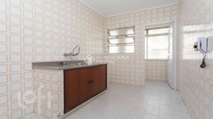 Image 17 - 926545