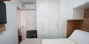 Image 4 - 926555