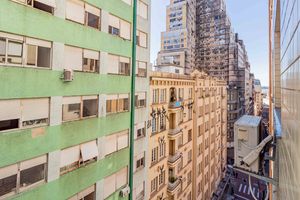 Image 18 - 926561
