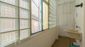 Image 13 - 926569