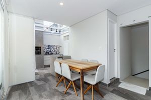 Image 28 - 926570