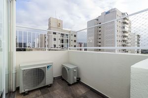 Image 32 - 926570