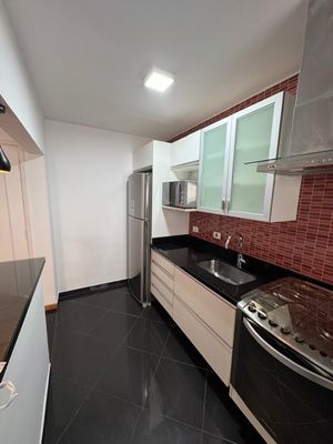 Image 3 - 926572