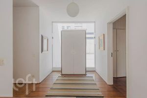 Image 39 - 926576