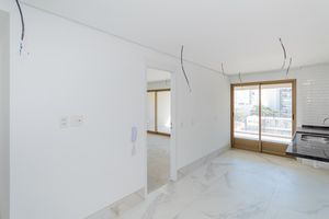 Image 11 - 926579