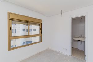 Image 26 - 926579