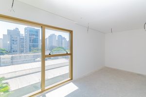 Image 32 - 926579