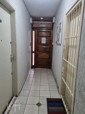 Image 11 - 926582
