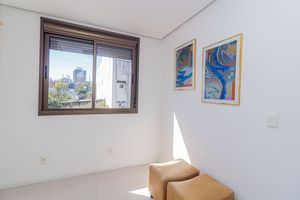 Image 15 - 926612