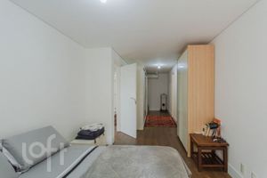 Image 19 - 926624