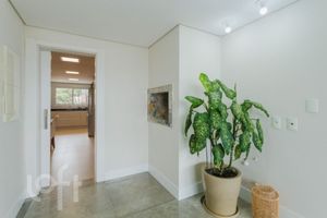 Image 11 - 926624
