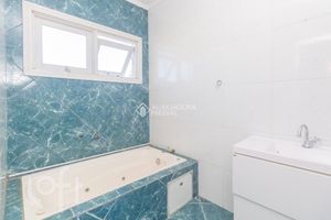 Image 10 - 926630
