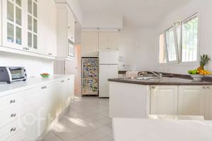 Image 11 - 926655