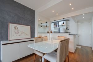 Image 13 - 926670