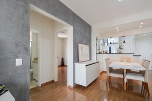 Image 19 - 926670