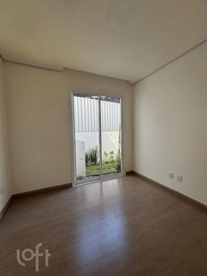 Image 4 - 926680